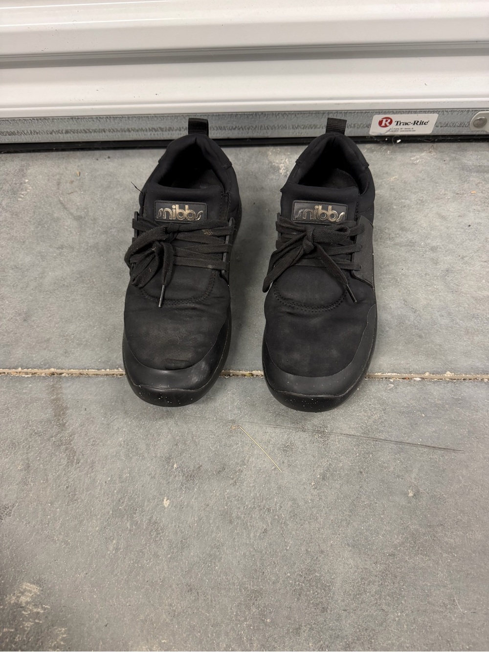 Men's Black Athletic Sneakers with Cushioned Support